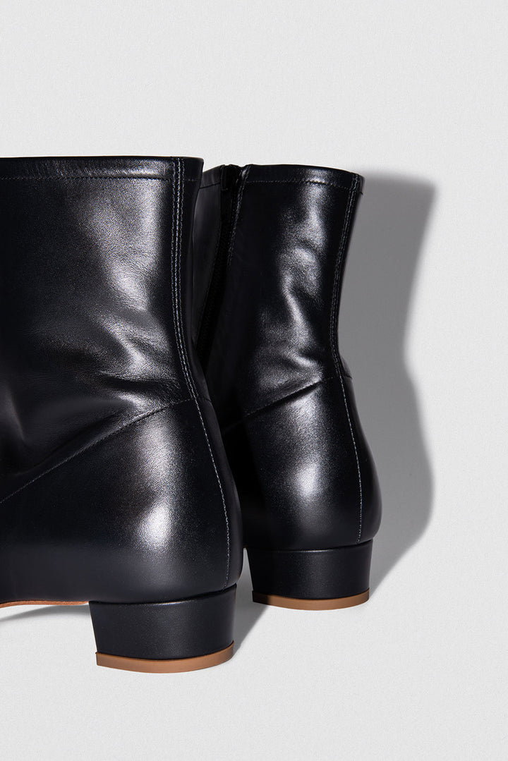 Este Black Leather Ankle Boot