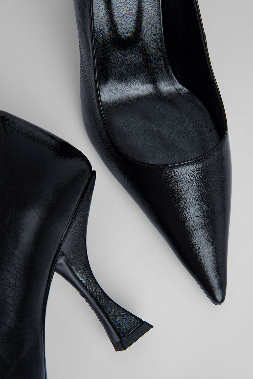 Viva Black Creased Leather Pump