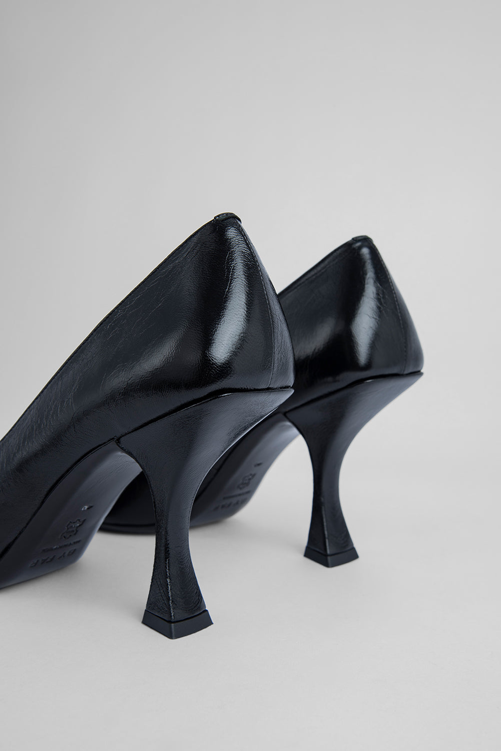 Viva Black Creased Leather Pump