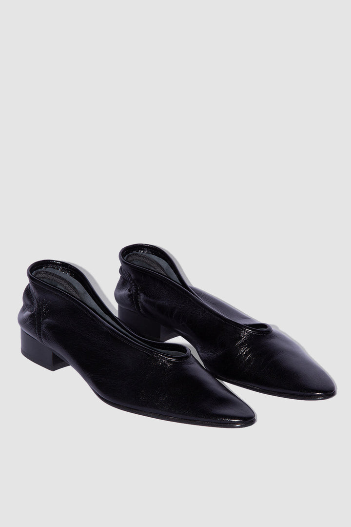 Carré Black Creased Leather Pump