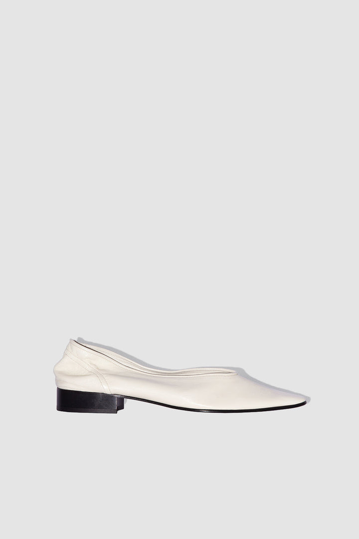 Carré Limewash Creased Leather Pump