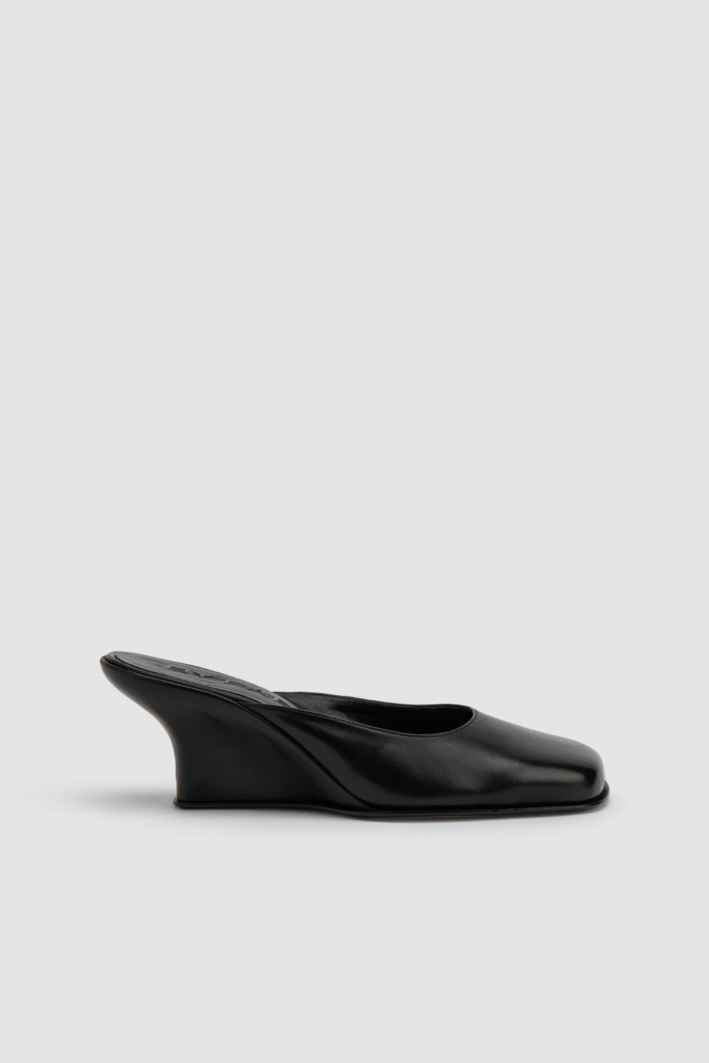 Caroo Closed Toe Leather Mule