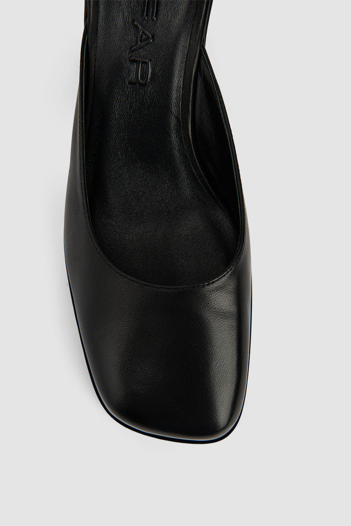 Caroo Closed Toe Leather Mule