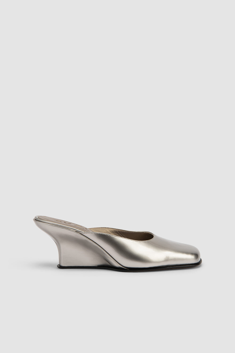 Caroo Closed Toe Metallic Mule