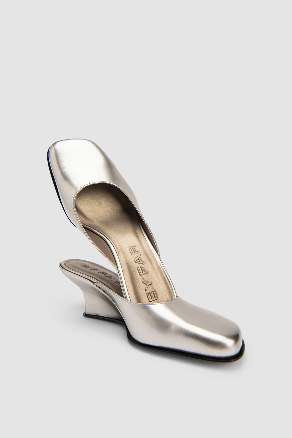Caroo Closed Toe Metallic Mule