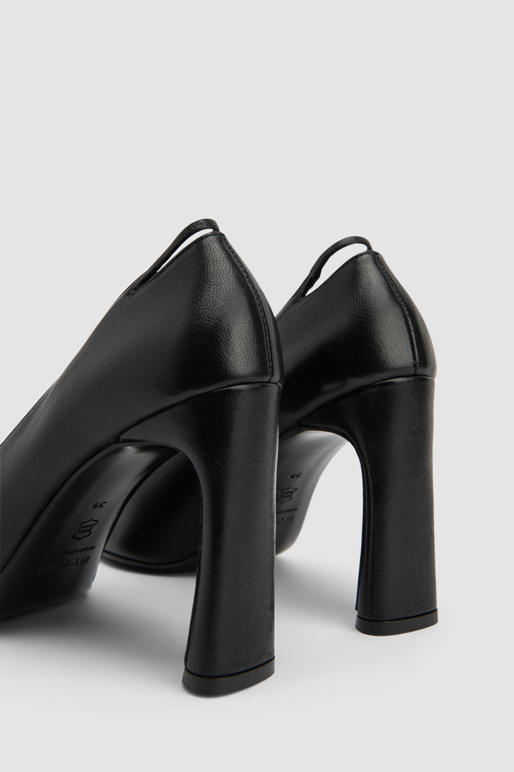Diva Leather Pump