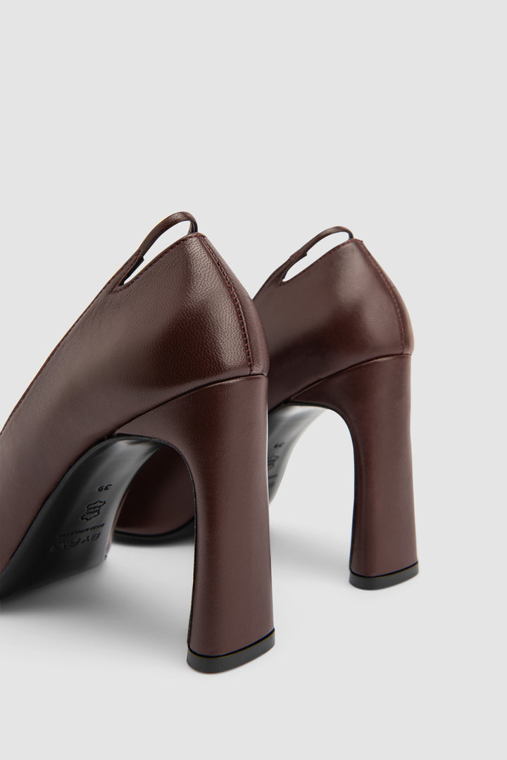 Diva Leather Pump