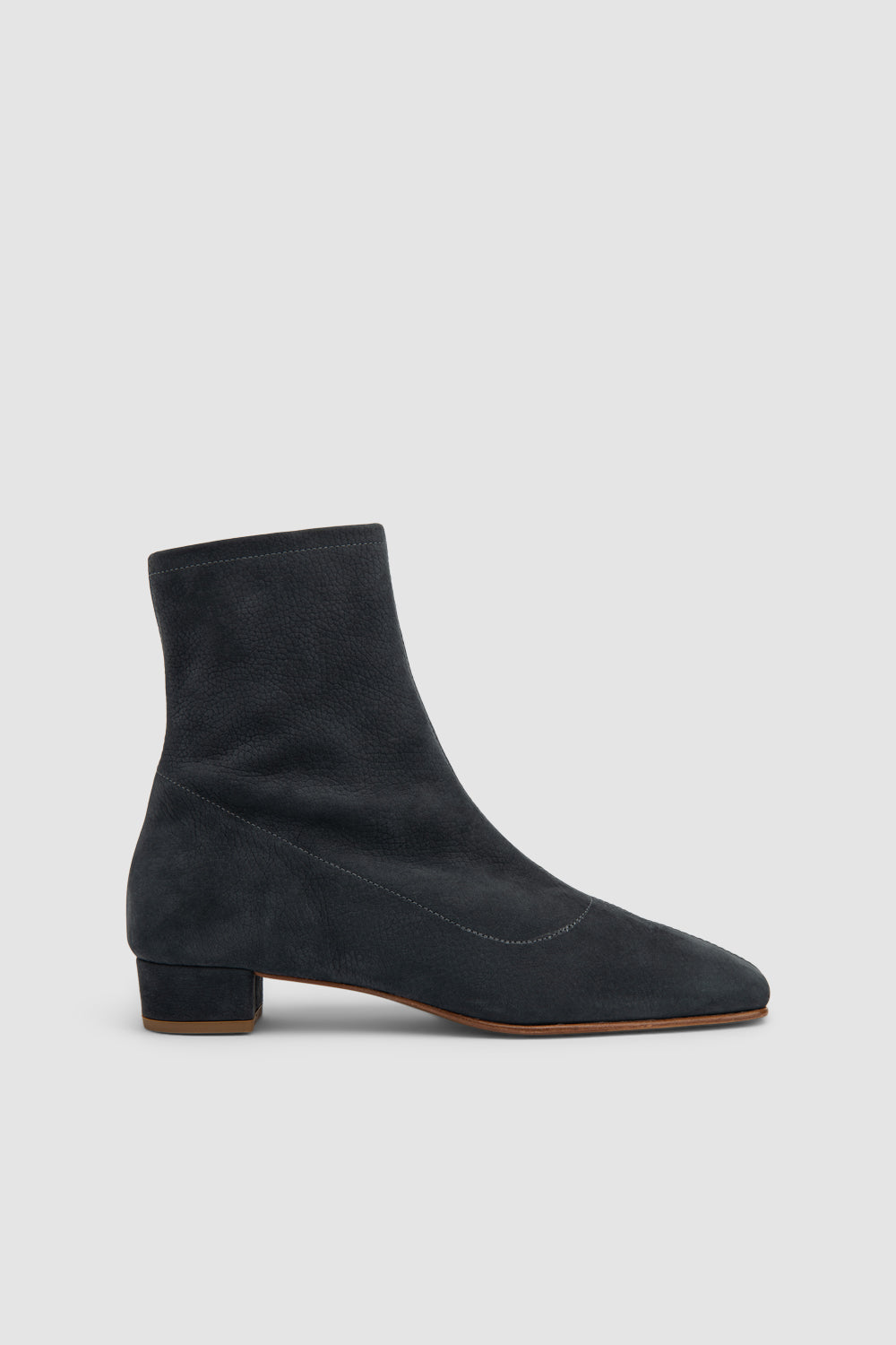 Este Nubuck Ankle Boot
