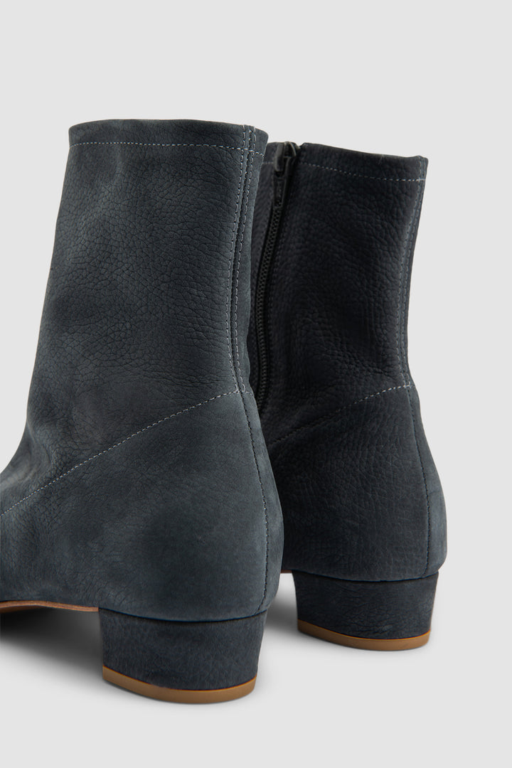 Este Nubuck Ankle Boot