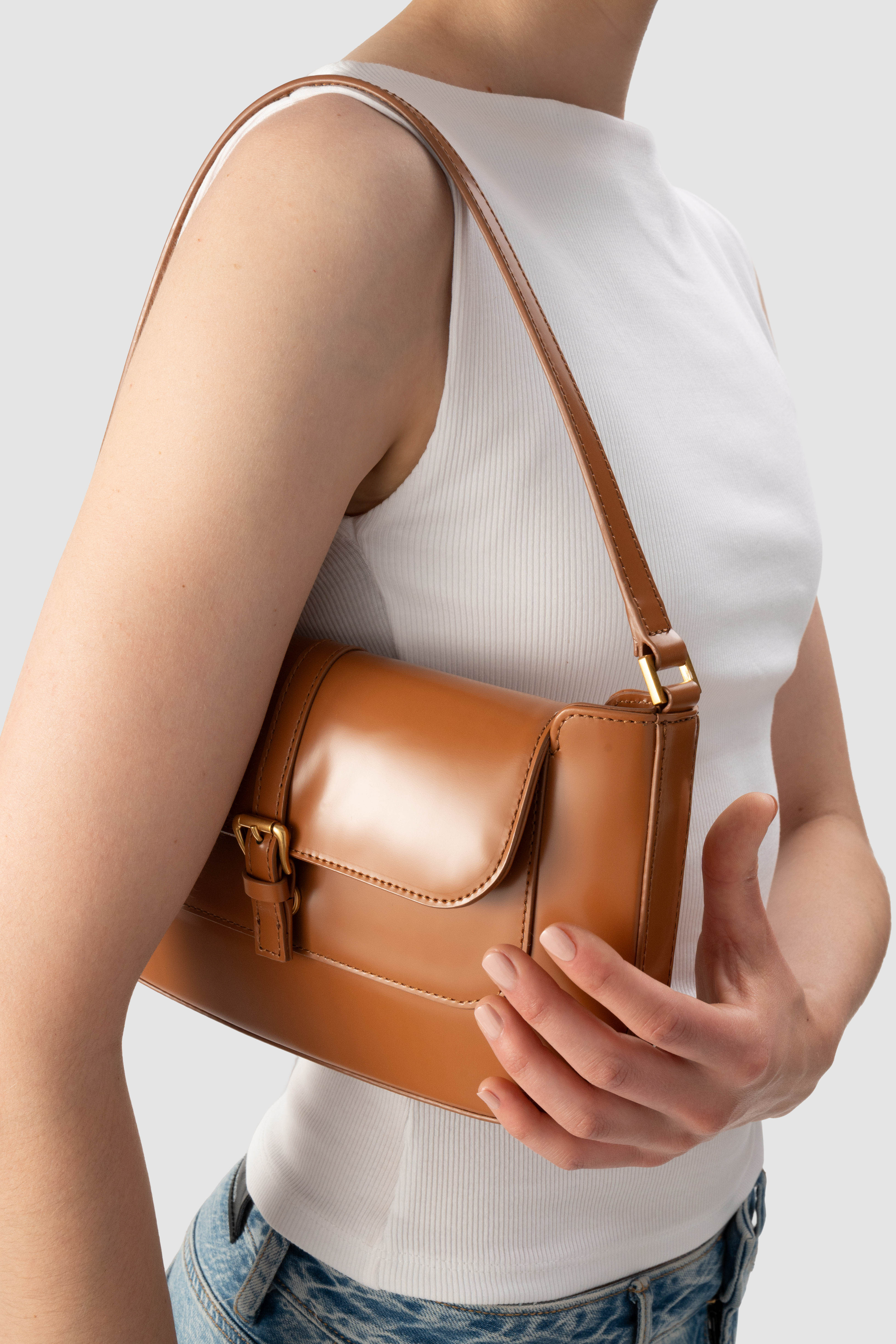 Miranda Summer Tan Semi Patent Leather Shoulder Bag – BY FAR Miranda Summer Tan Semi Patent Leather Shoulder Bag – BY FAR