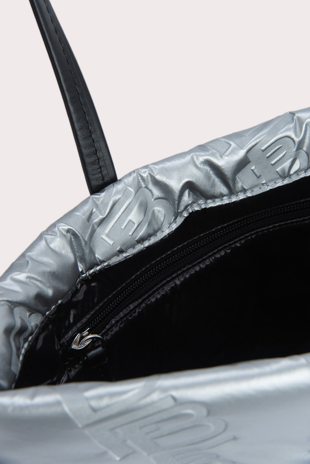 Unitude Ruff Leather Handbag