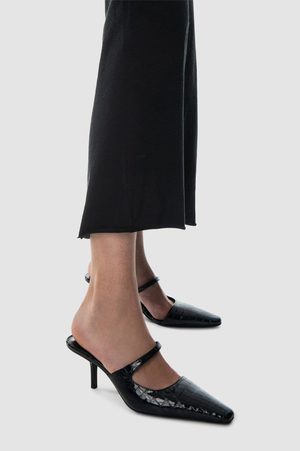 Serena Closed Toe Croco Embossed Mule