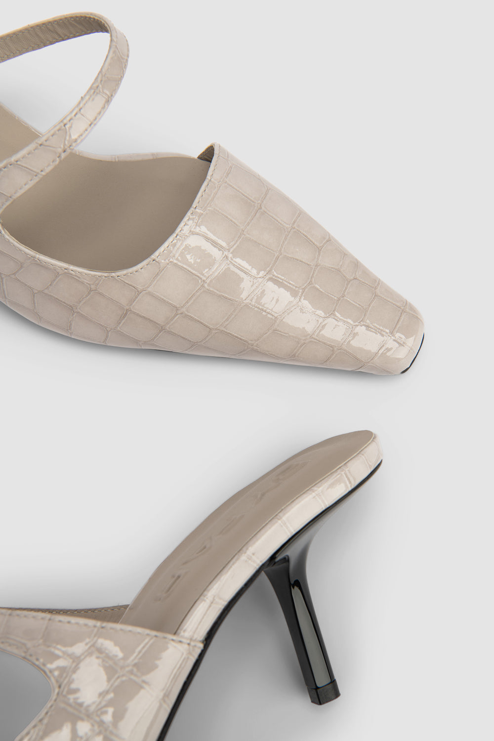 Serena Closed Toe Croco Embossed Mule