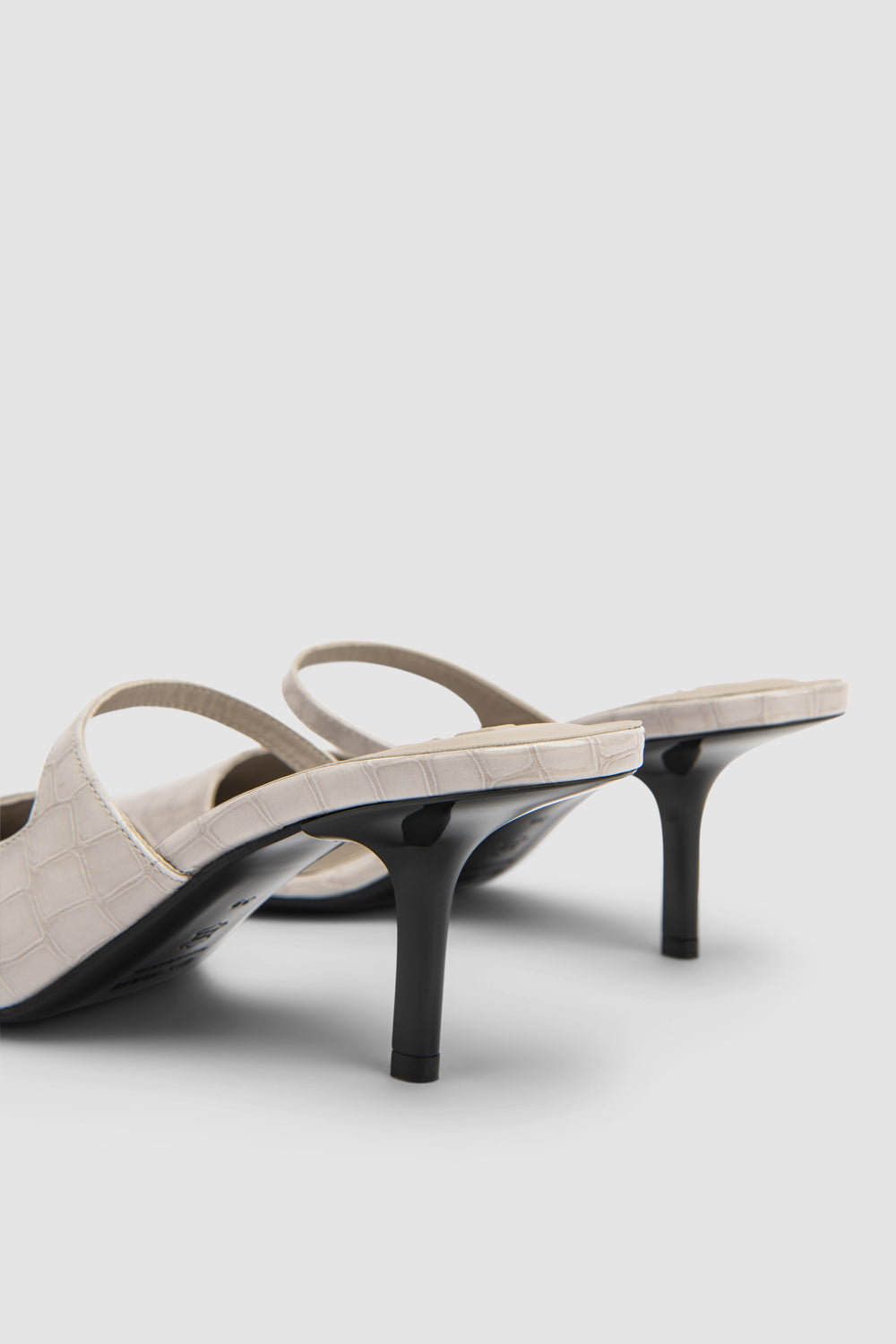Serena Closed Toe Croco Embossed Mule