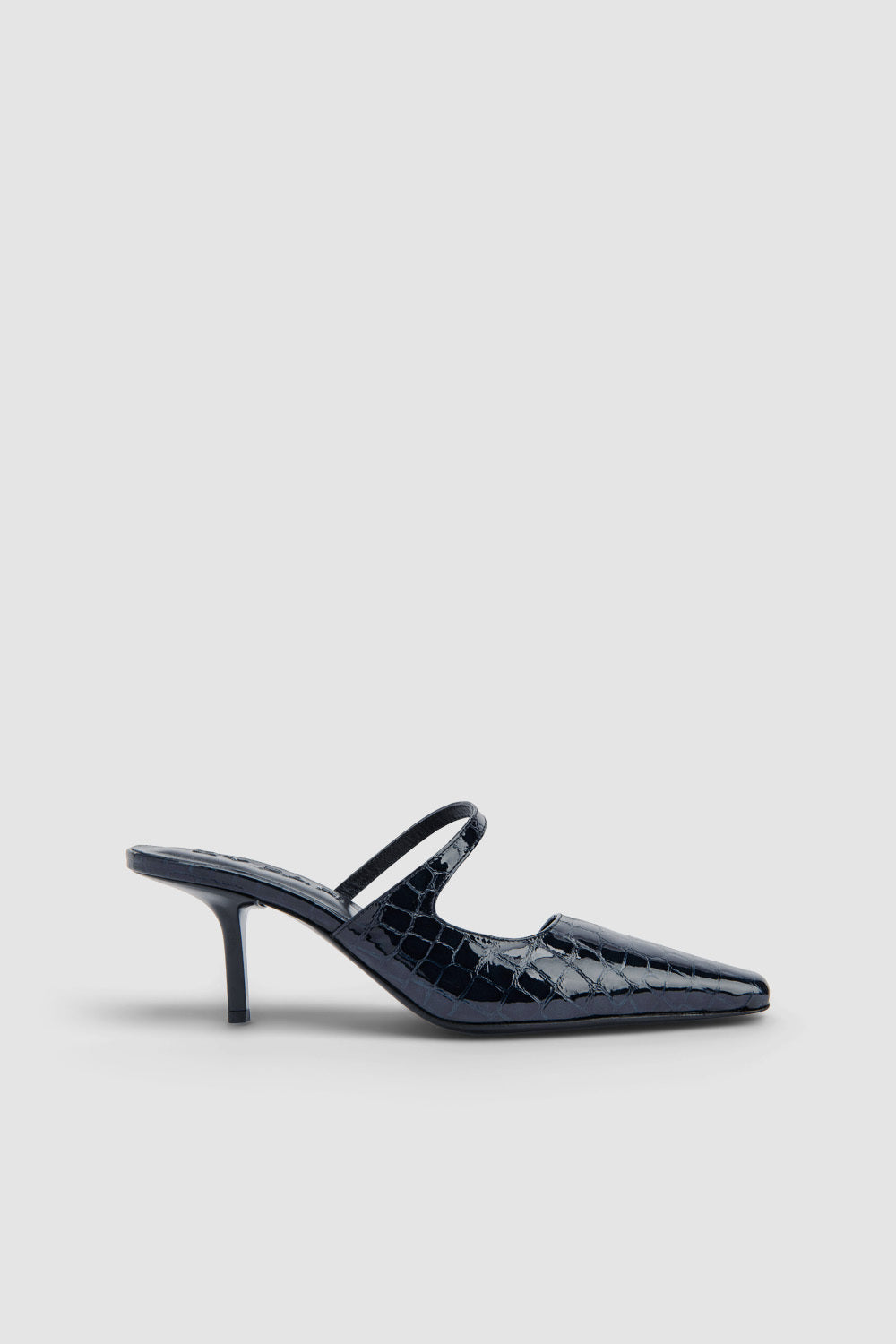 Serena Closed Toe Croco Embossed Mule