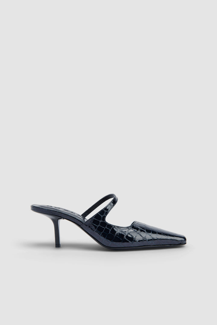 Serena Closed Toe Croco Embossed Mule
