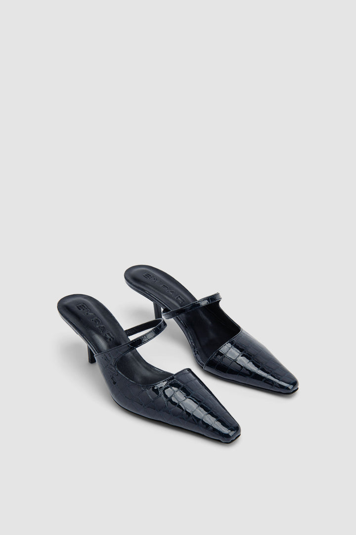 Serena Closed Toe Croco Embossed Mule