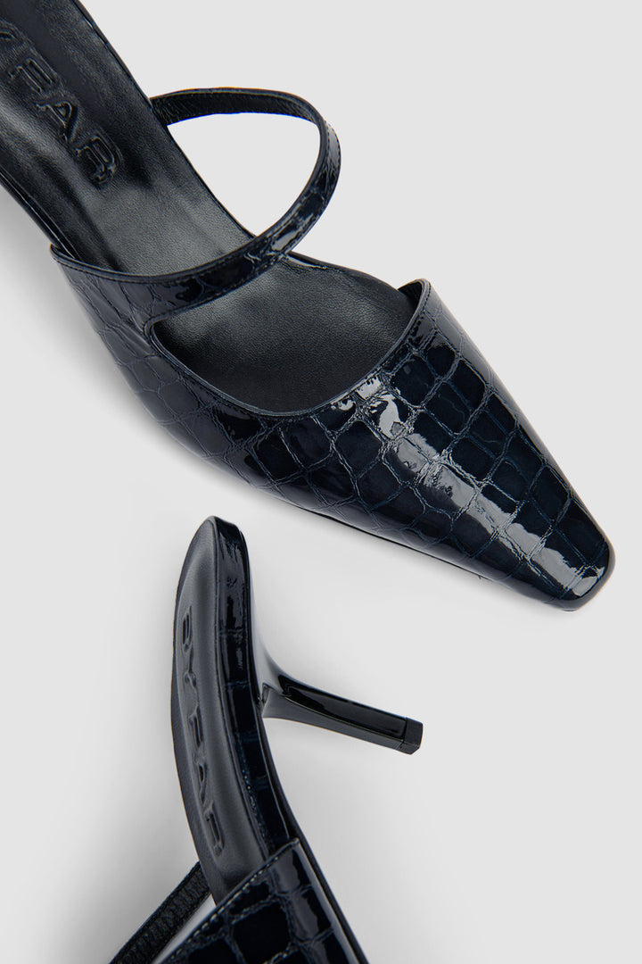 Serena Closed Toe Croco Embossed Mule