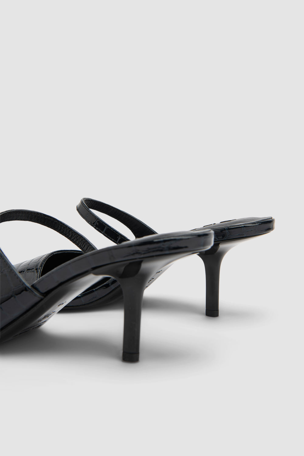 Serena Closed Toe Croco Embossed Mule