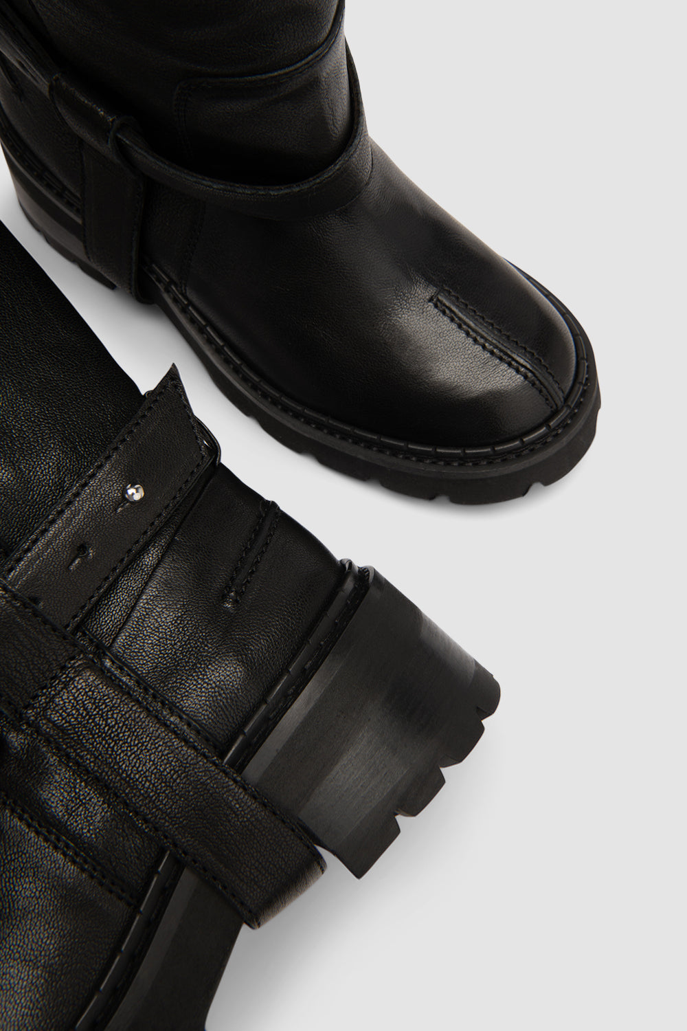 Yaka Boot Black Washed Leather